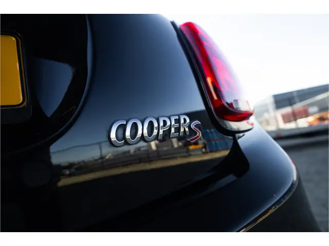 MINI Cooper S Mini Chili Serious Business 2015 Benzine 37