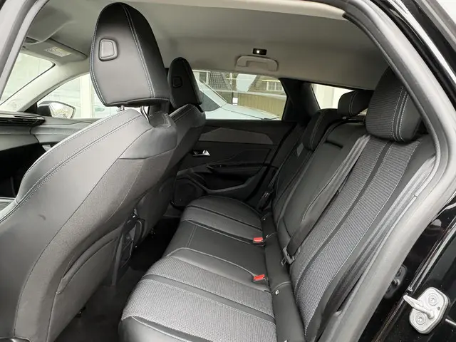 Peugeot 308 SW 1.2T 130pk Automaat Allure 2024 Benzine 8