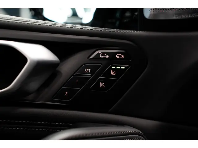 BMW X6 M60i xDrive 2023 Benzine 7