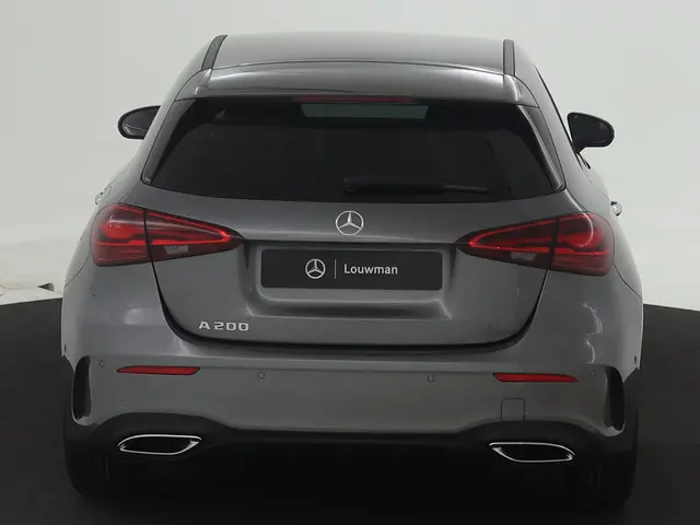 Mercedes-Benz A-Klasse 200 AMG Line 2024 Benzine 23