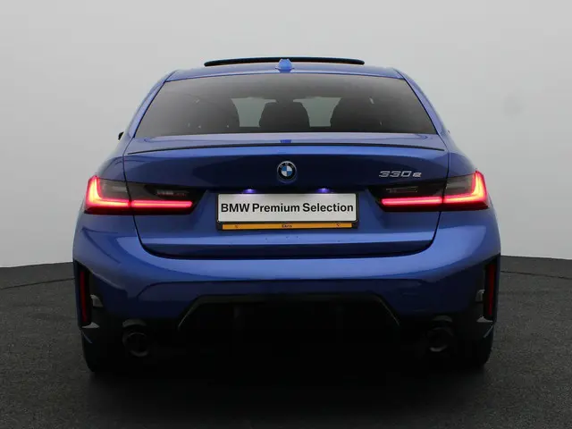 BMW 3 Serie Sedan 330e 2025 Hybride Benzine 5