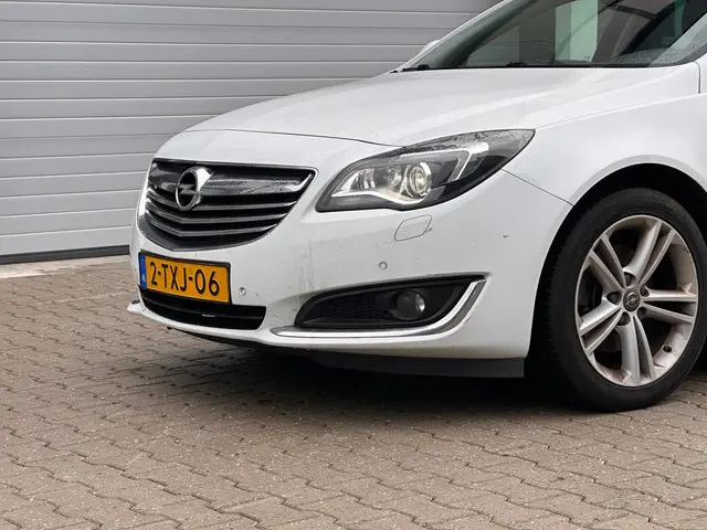 Opel Insignia Sports Tourer 1.6 T Business+ 2014 Benzine 10