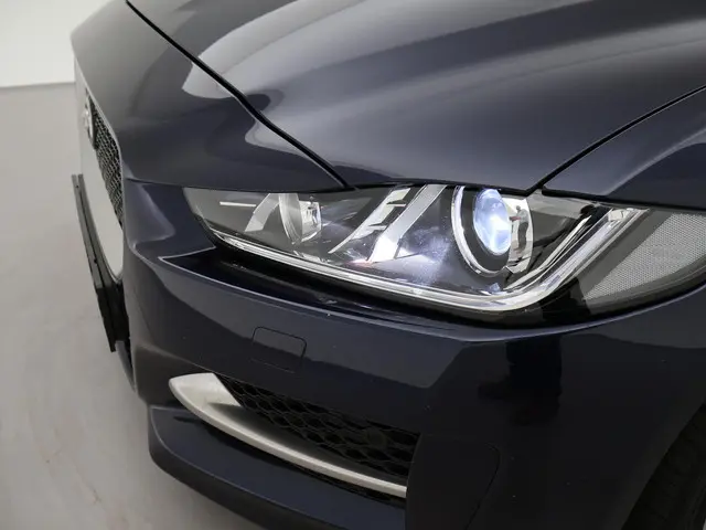 Jaguar XE 2.0T 200 PK AUT. R-SPORT *59.280 KM* 2019 Benzine 23