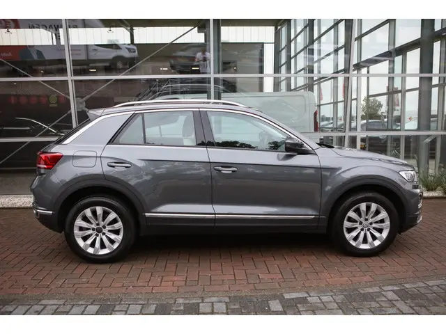 Volkswagen T-Roc 1.5 TSI Sport 2019 Benzine 17