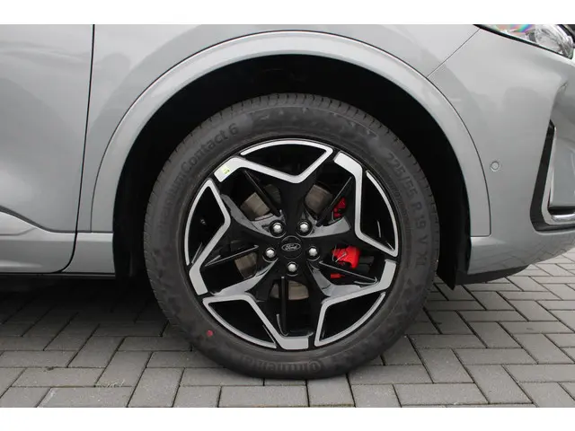 Ford Kuga 2.5 PHEV ST-Line X 2025 Hybride Benzine 11