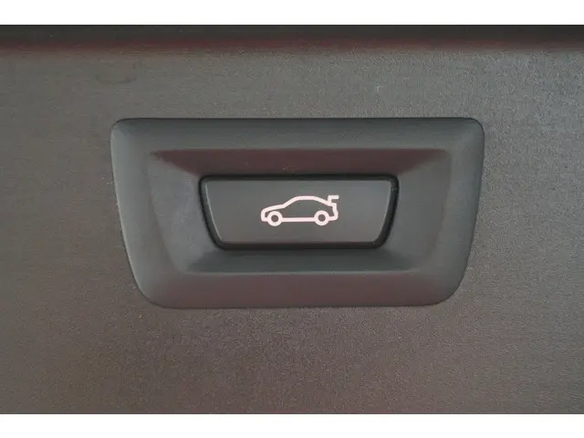 BMW 5 Serie Touring 535i Luxury Edition 2016 Benzine 18