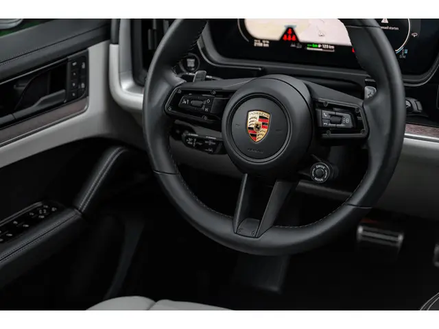 Porsche Cayenne S E-Hybrid 2024 Hybride Benzine 12