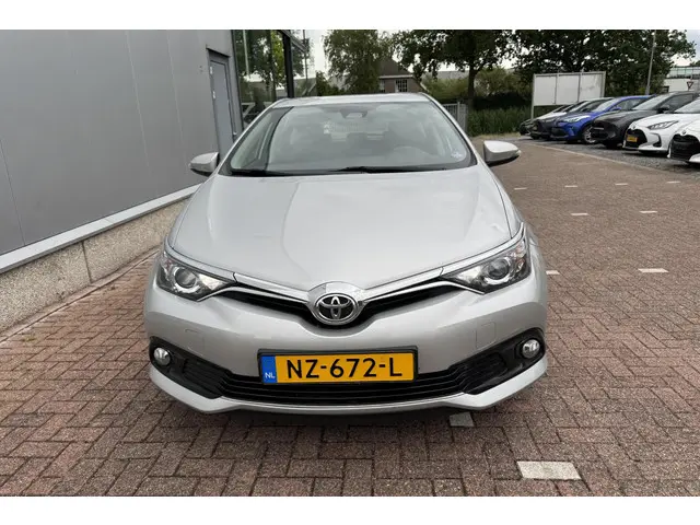 Toyota Auris 1.3 Aspiration 2017 Benzine 6