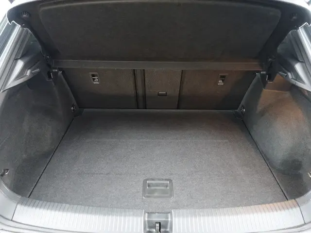 Volkswagen T-Roc 1.5 TSI R Line Sport Aut- 2019 Benzine 33