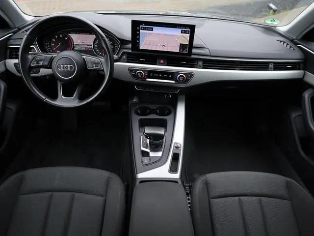 Audi A4 Avant 40 TFSI Advanced Edition 2020 Benzine 8