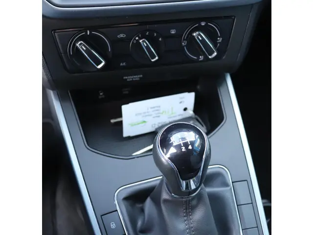 SEAT Arona 1.0 TSI Style 2019 Benzine 10
