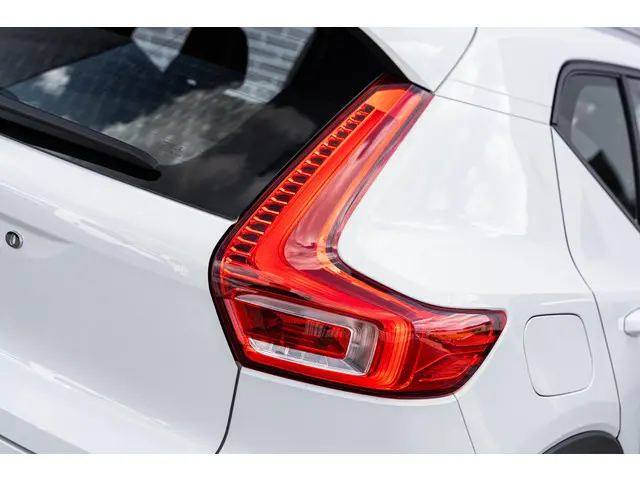 Volvo XC40 1.5 T2 Momentum Business 2021 Benzine 16