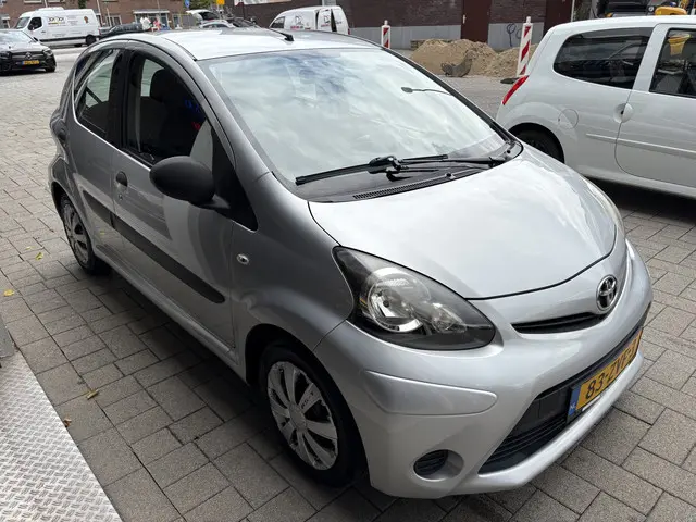 Toyota Aygo 1.0 VVT-i Comfort 2013 Benzine 4