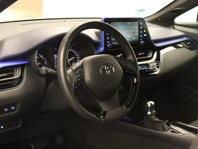 Toyota C-HR 2.0 Hybrid Bi-Tone 2020 Hybride Benzine 23