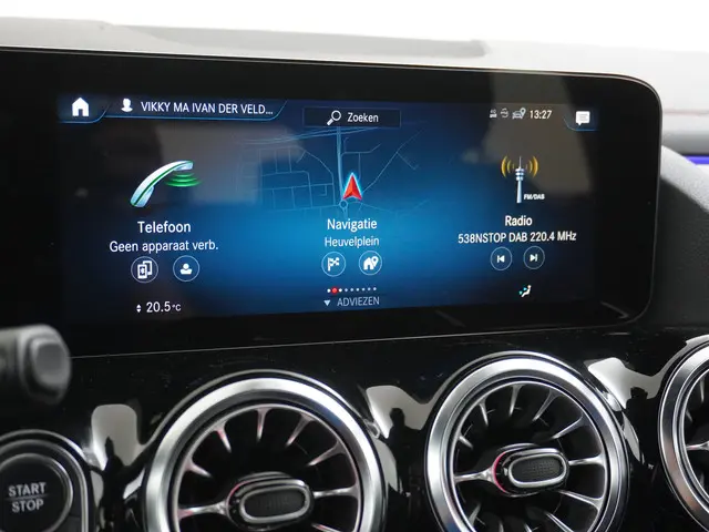 Mercedes-Benz EQA 300 4MATIC AMG Line 2023 Elektrisch 25