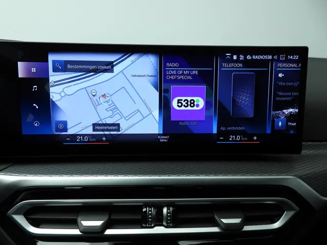 BMW 3 Serie Touring 320i 2024 Benzine 31