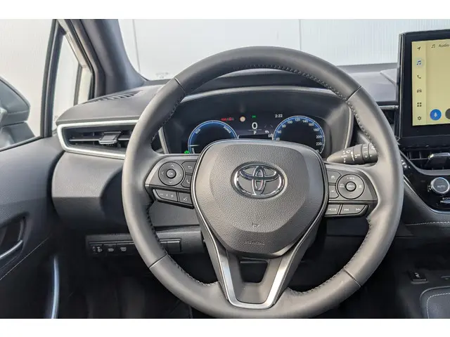 Toyota Corolla Hybrid 140 Dynamic 2025 Hybride Benzine 12