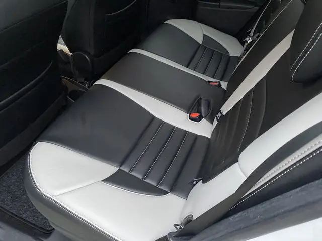 Toyota Yaris 1.5 Hybrid Dynamic 2019 Hybride Benzine 27