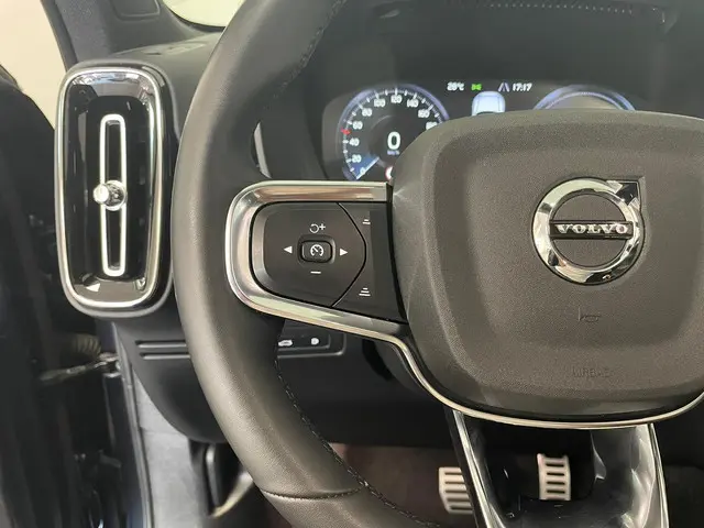 Volvo XC40 1.5 T4 Recharge R-Design 2022 Hybride Benzine 12