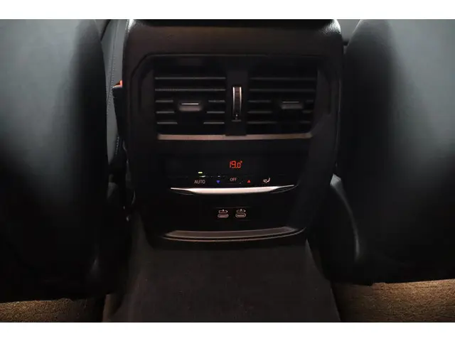 BMW 3 Serie 320e 2024 Hybride Benzine 69