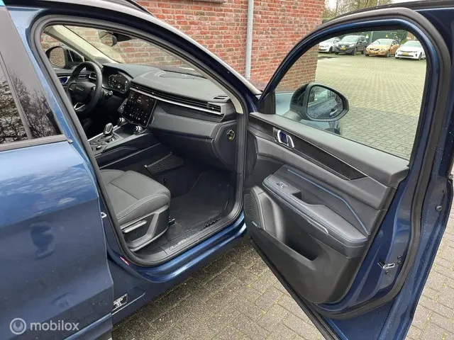 Lynk & Co 01 1.5 2022 Hybride Benzine 25