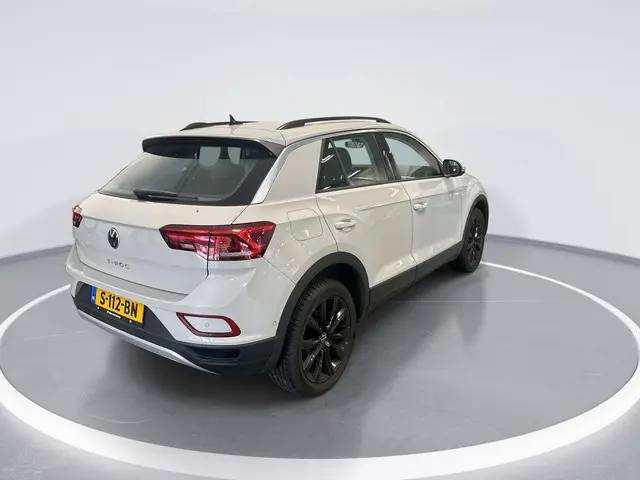 Volkswagen T-Roc 3