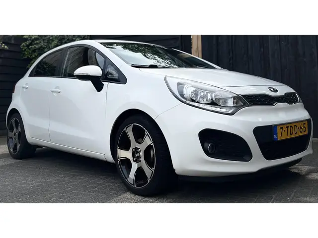 Kia Rio 1.2 CVVT Plus Pack 2014 Benzine 4