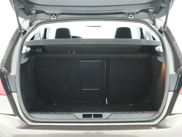 Peugeot 308 1.2 e-THP nw. revisie motor. 2014 Benzine 40