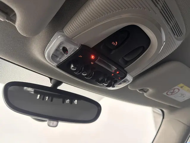 MINI Electric Mini Yours 33 kWh 136 pk 2022 Elektrisch 23