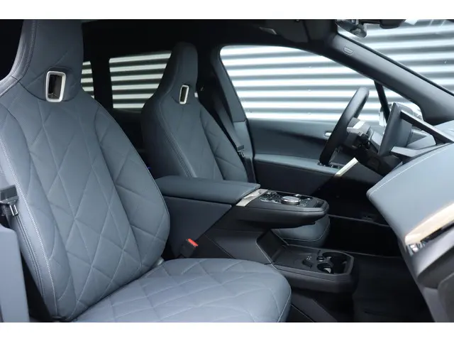 BMW iX xDrive40 High Executive 2025 Elektrisch 8