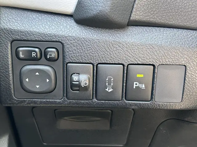 Toyota Auris 1.8 Hybrid Executive 2015 Hybride Benzine 28