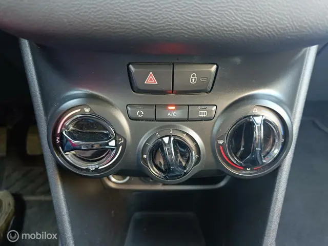 Peugeot 208 1.2 VTi Style 2014 Benzine 14