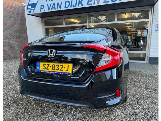 Honda Civic 1.5 i-VTEC Executive 2018 Benzine 6