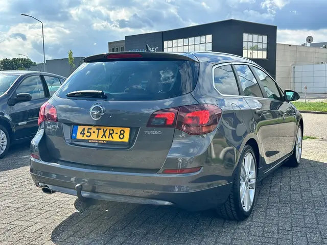 Opel Astra Sports Tourer 1.4 Turbo Sport 2012 Benzine 7