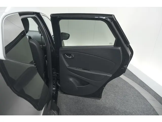 Renault Captur TCe 90 Intens 2017 Benzine 60