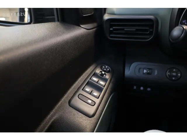 Citroën Berlingo PT 110 Shine XTR 2019 Benzine 32