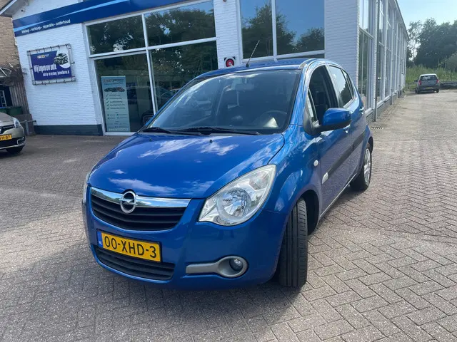 Opel Agila 1.2 Edition 2012 Benzine 2