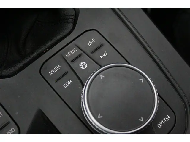 BMW 1 Serie 116d Business Edition 2022 Diesel 22