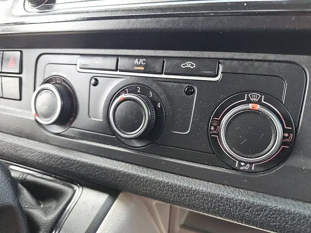Volkswagen Transporter 2.0 TDI 2019 Diesel 12