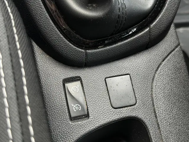 Renault Clio 0.9 TCe Limited 2018 Benzine 25