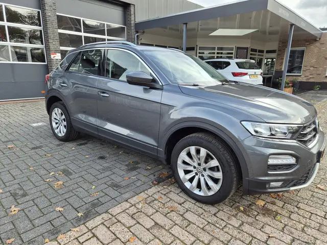 Volkswagen T-Roc 1.5 TSI Style Business 2020 Benzine 13