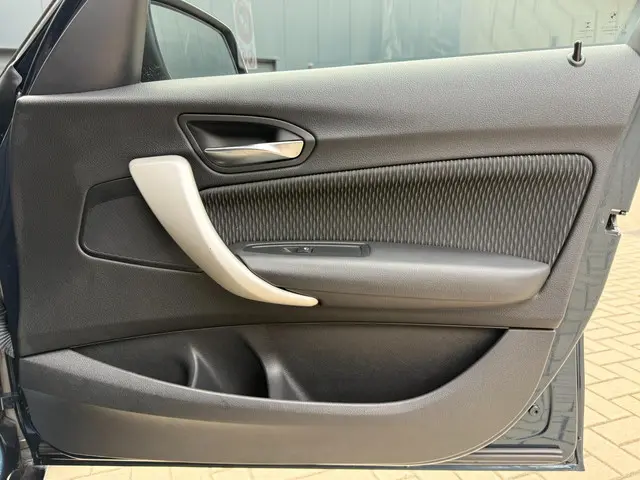 BMW 1 Serie 116i Essential 2015 Benzine 18