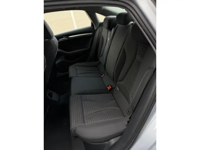 Audi A3 Limousine 30 TFSI Sport CarPlay 2018 Benzine 6