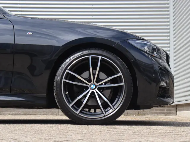 BMW 3 Serie Touring 320i 2022 Benzine 6