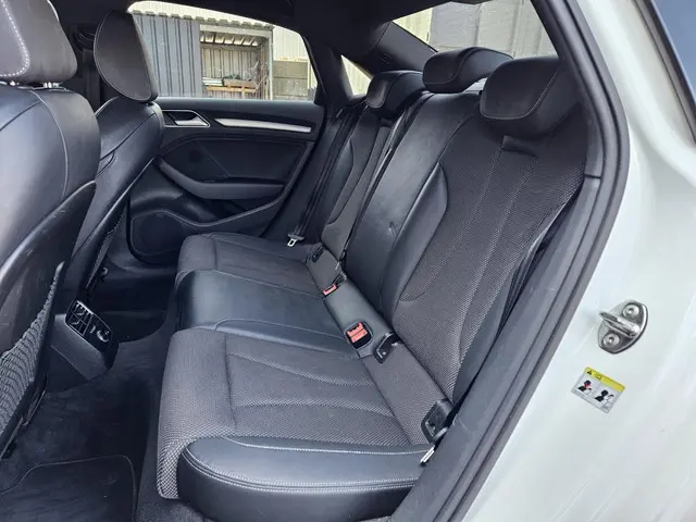 Audi A3 Limousine 40 TFSI S-line 2019 Benzine 12