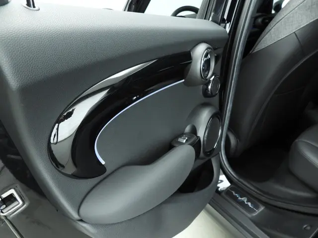 MINI 5-Deurs Cooper 2023 Benzine 11