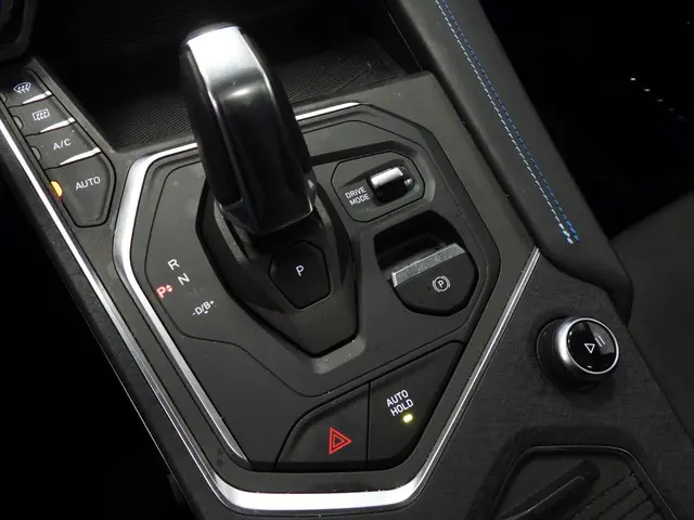 Lynk & Co 01 1.5 PHEV BlackLine 2023 Hybride Benzine 22