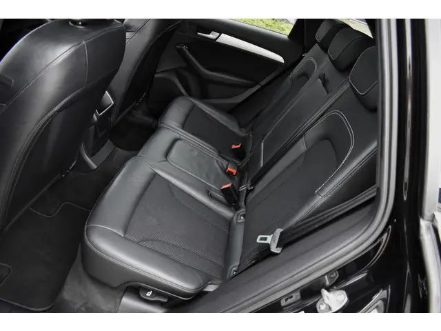 Audi Q5 2.0 TFSI quattro S Edition 2012 Benzine 8