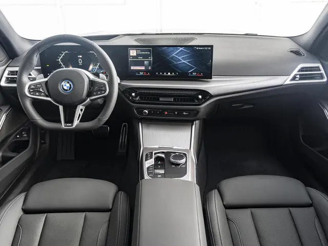 BMW 3 Serie Touring 330e 2026 Hybride Benzine 7