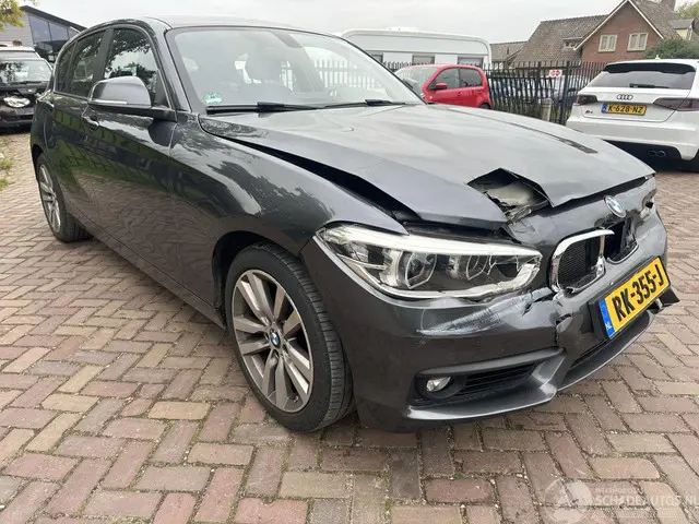 BMW 1 Serie 118i Executive 2017 Benzine 4